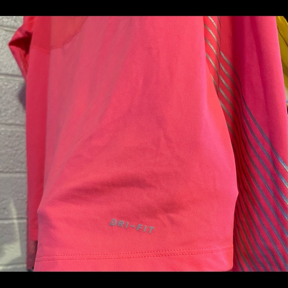 Pink Nike running top - Picture 7 of 10